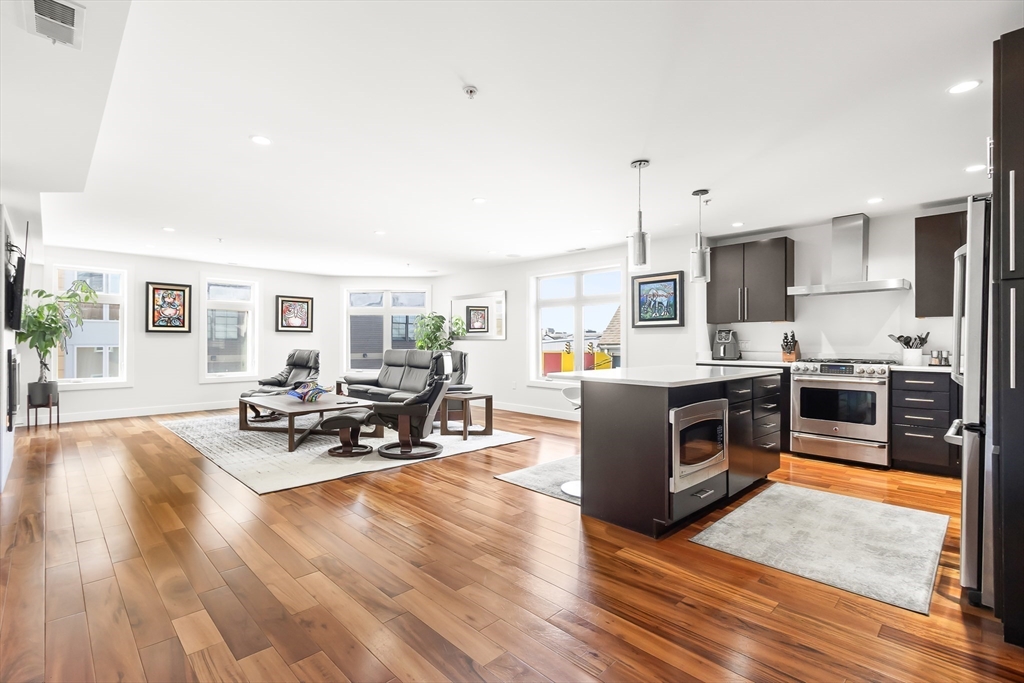 112 W 9th # 2