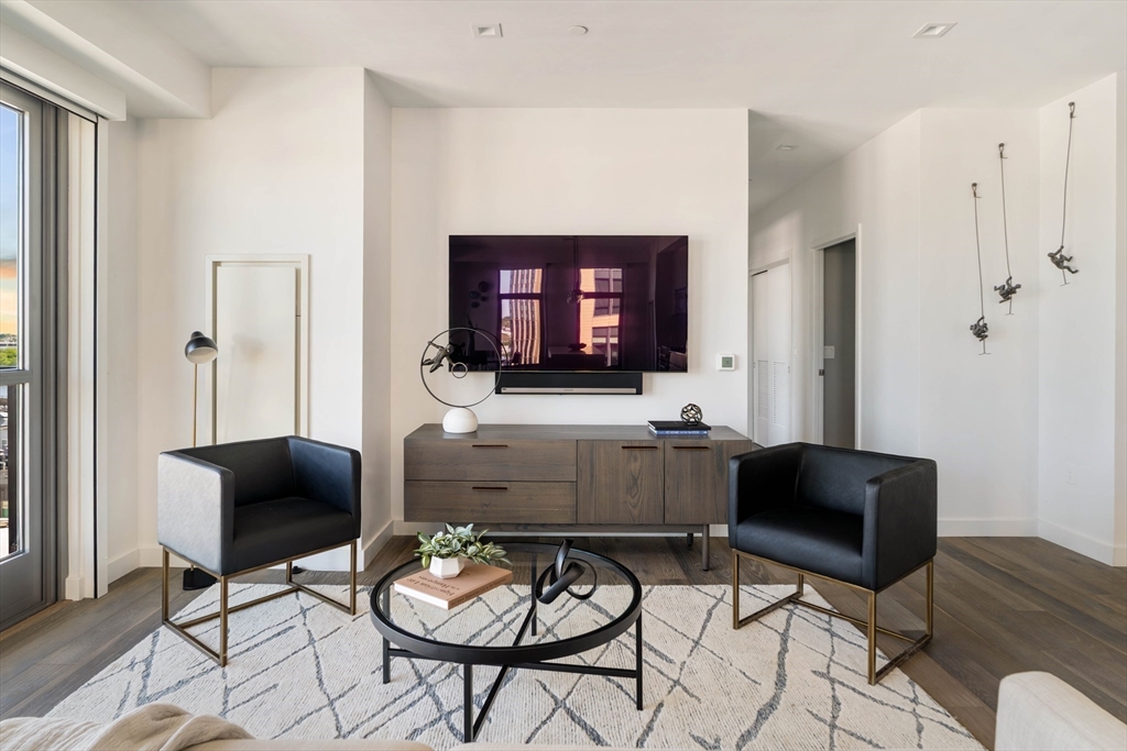 375 Canal St # 1014