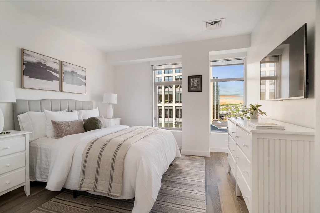 375 Canal St # 1014