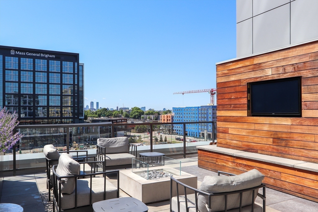 375 Canal St # 1014