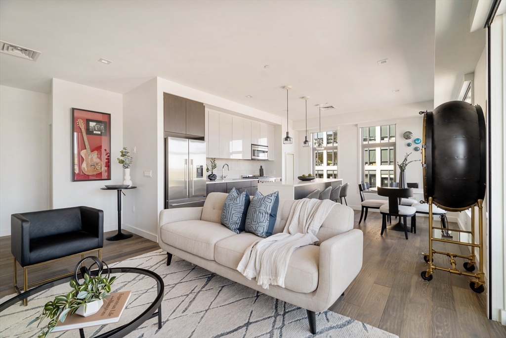 375 Canal St # 1014