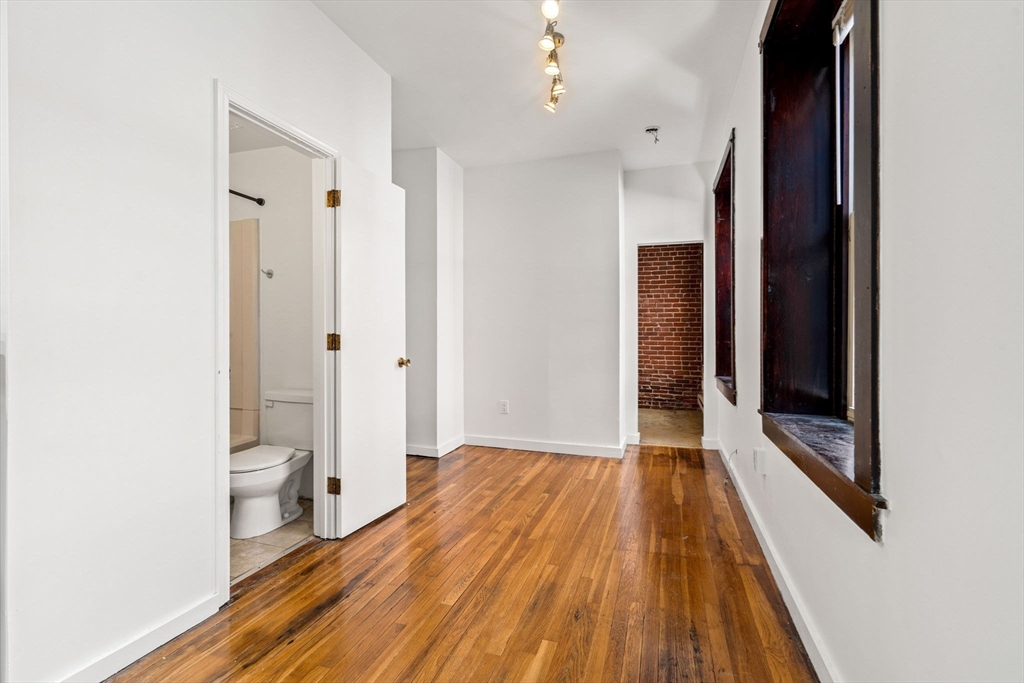 11 Unity Street # 4