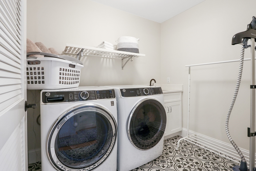 1473 Great Plain Ave