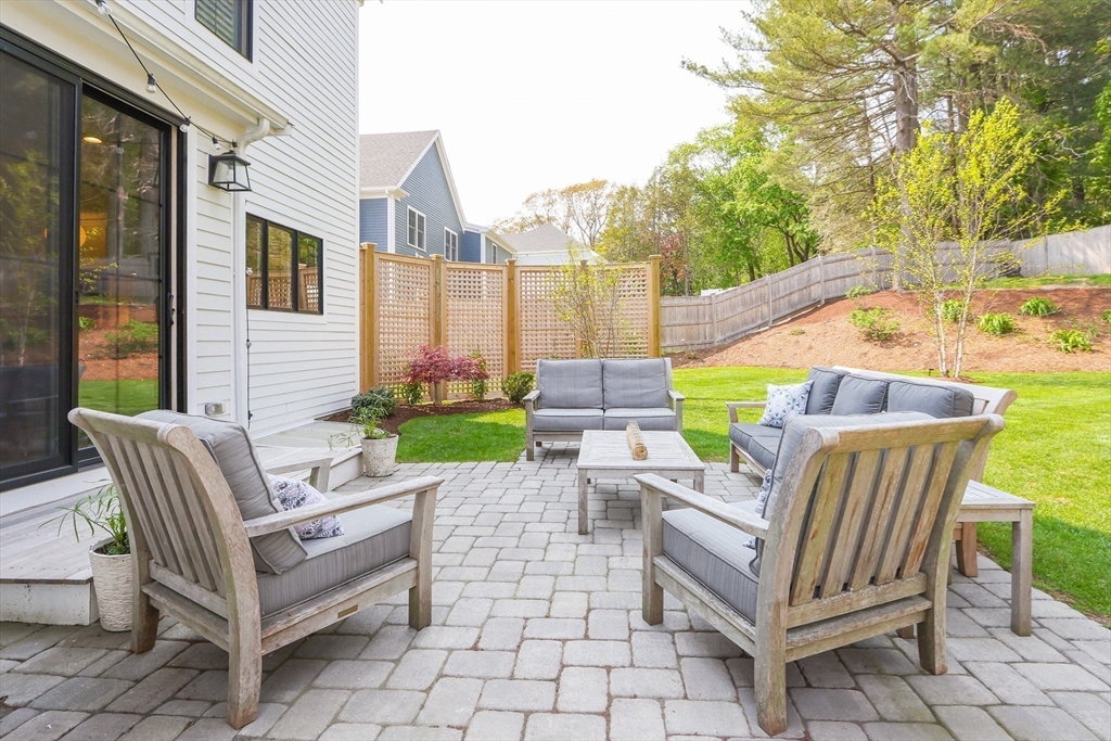 1473 Great Plain Ave