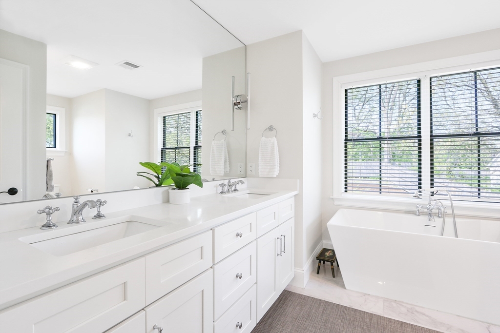 1473 Great Plain Ave