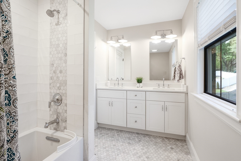 1473 Great Plain Ave