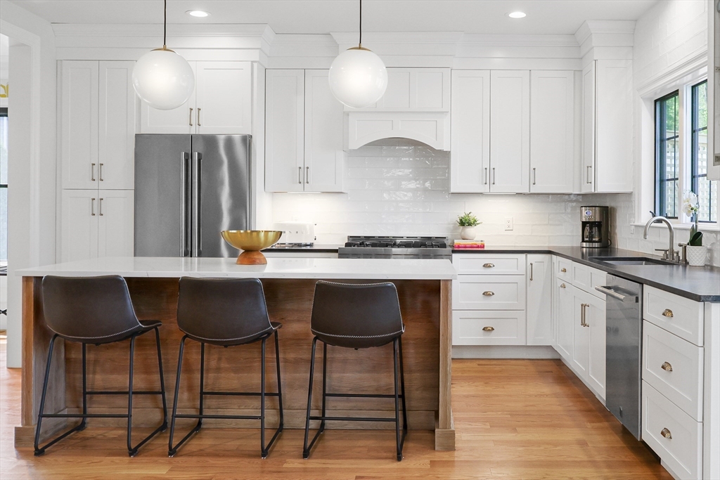 1473 Great Plain Ave