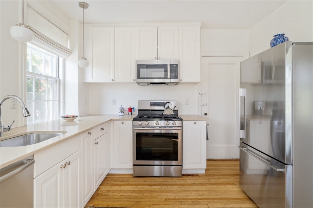 393 Broadway # 24