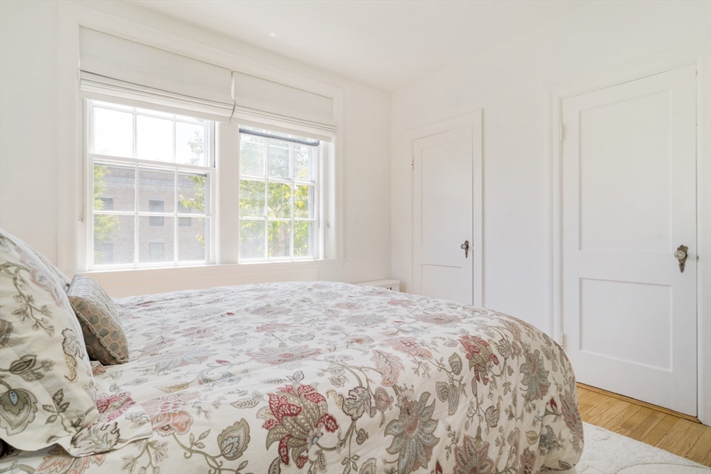 393 Broadway # 24