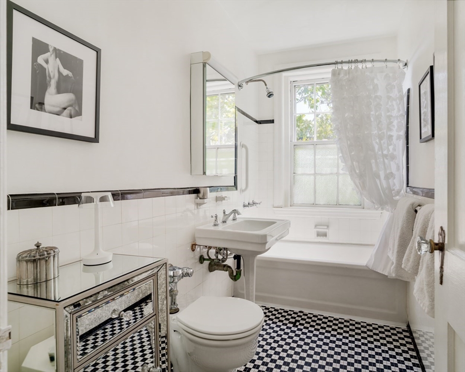 393 Broadway # 24