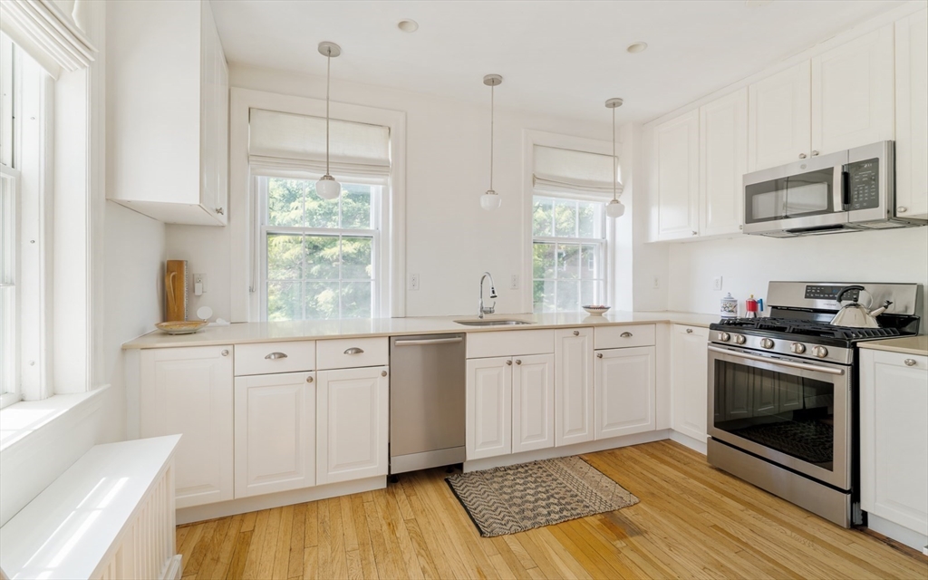 393 Broadway # 24