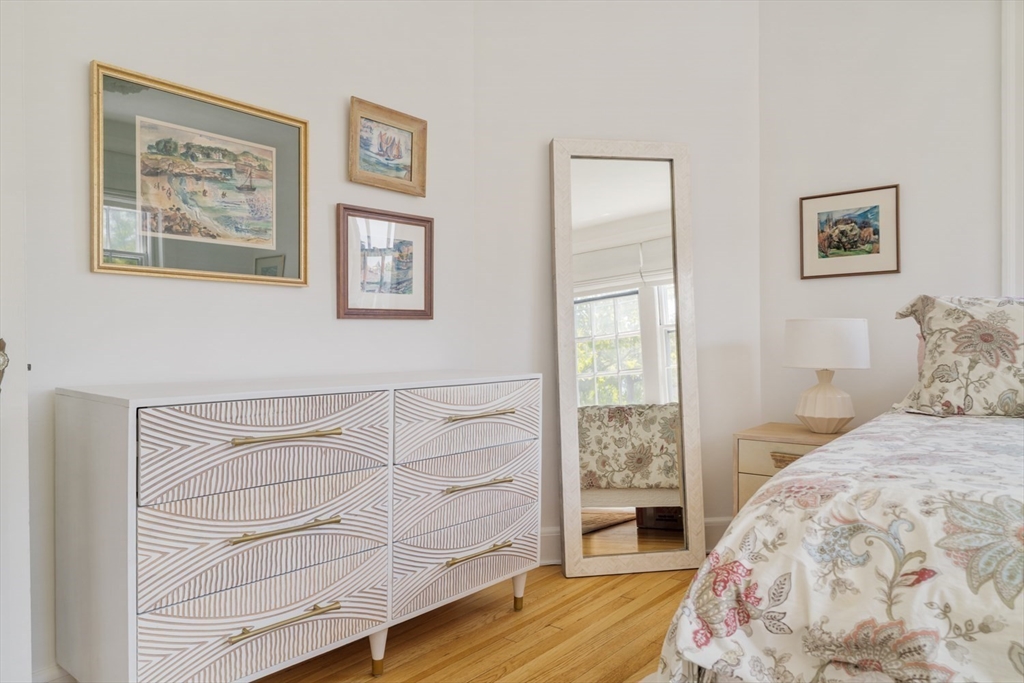 393 Broadway # 24