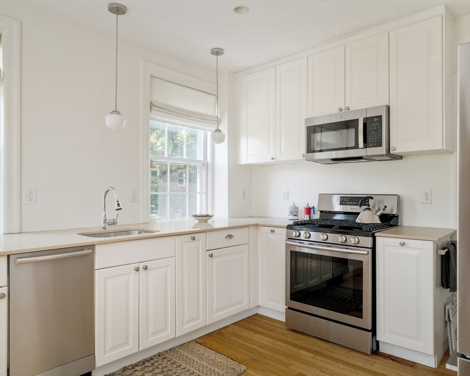 393 Broadway # 24