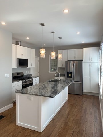 5 1/2 Edward St # 2