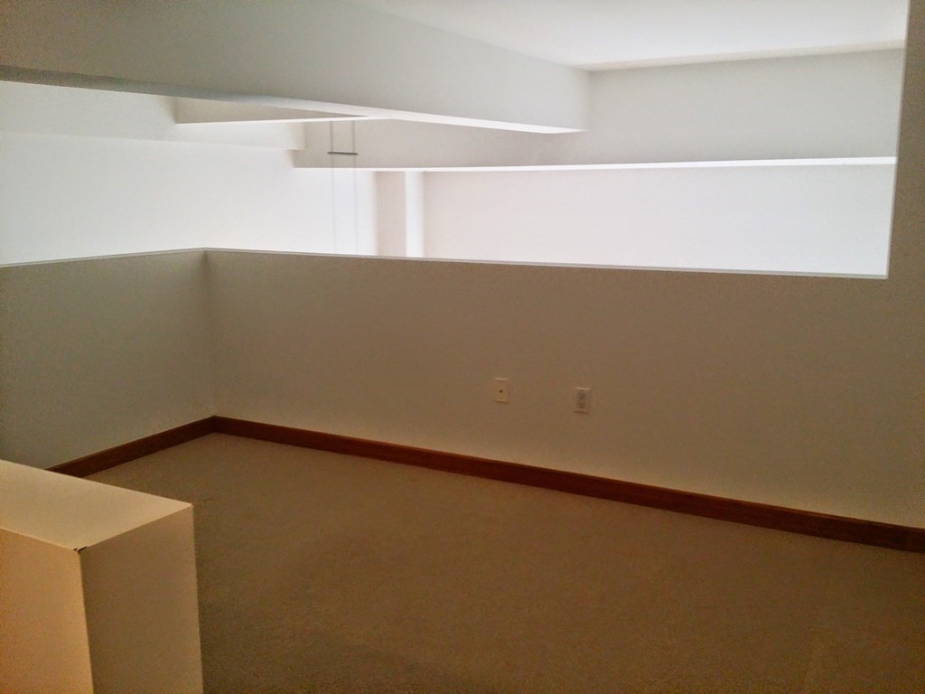 290 Pleasant St. # 318