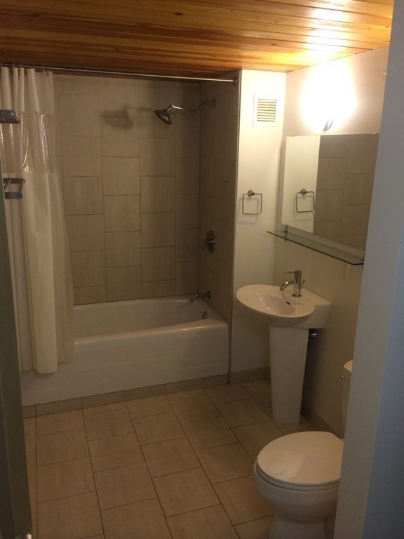 290 Pleasant St. # 318