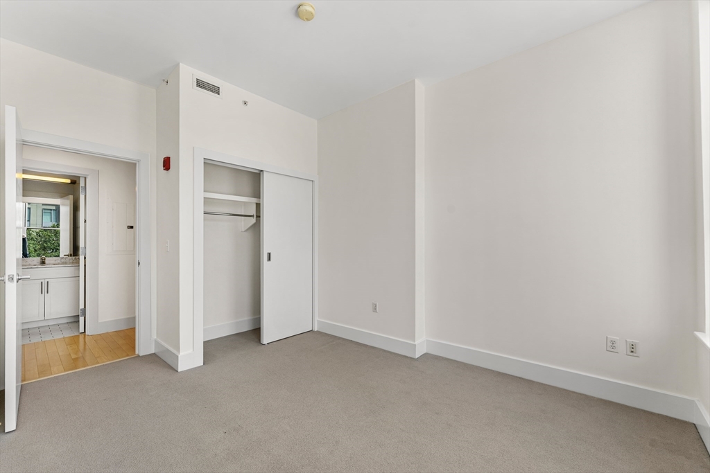 70 Lincoln Street # L312