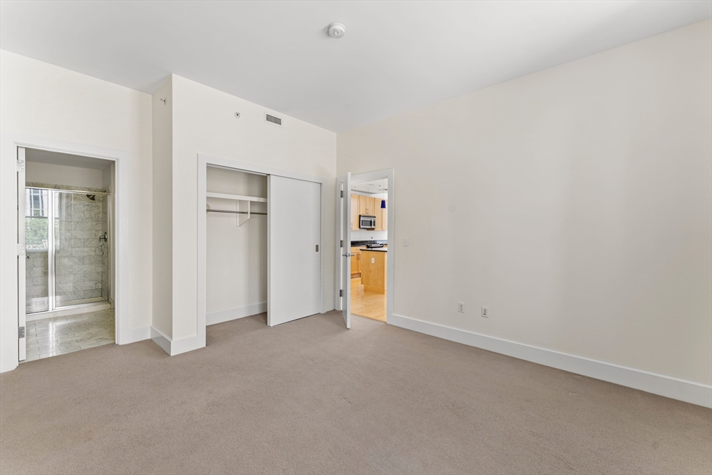 70 Lincoln Street # L312