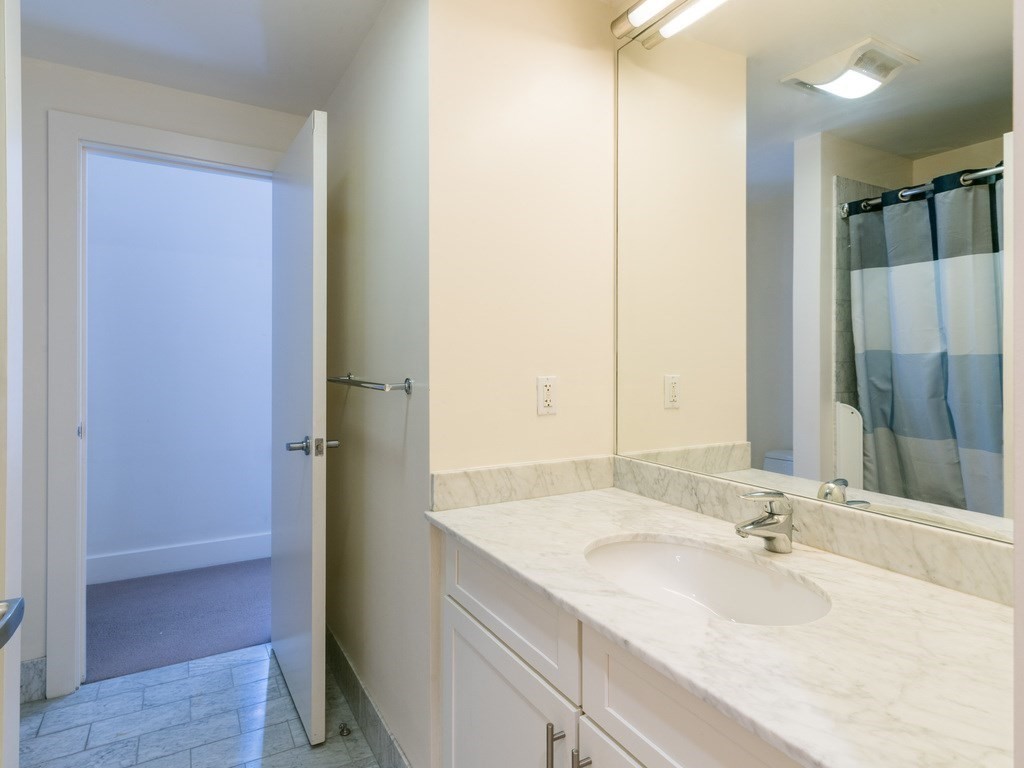 181 Essex # E205