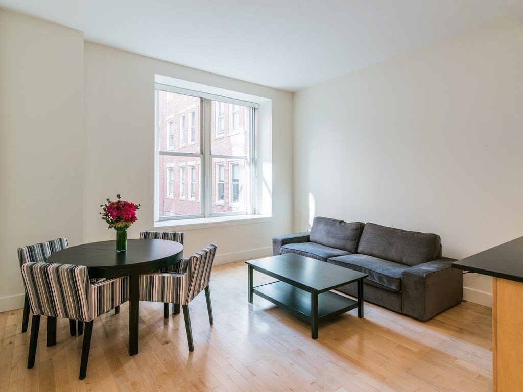 181 Essex # E205