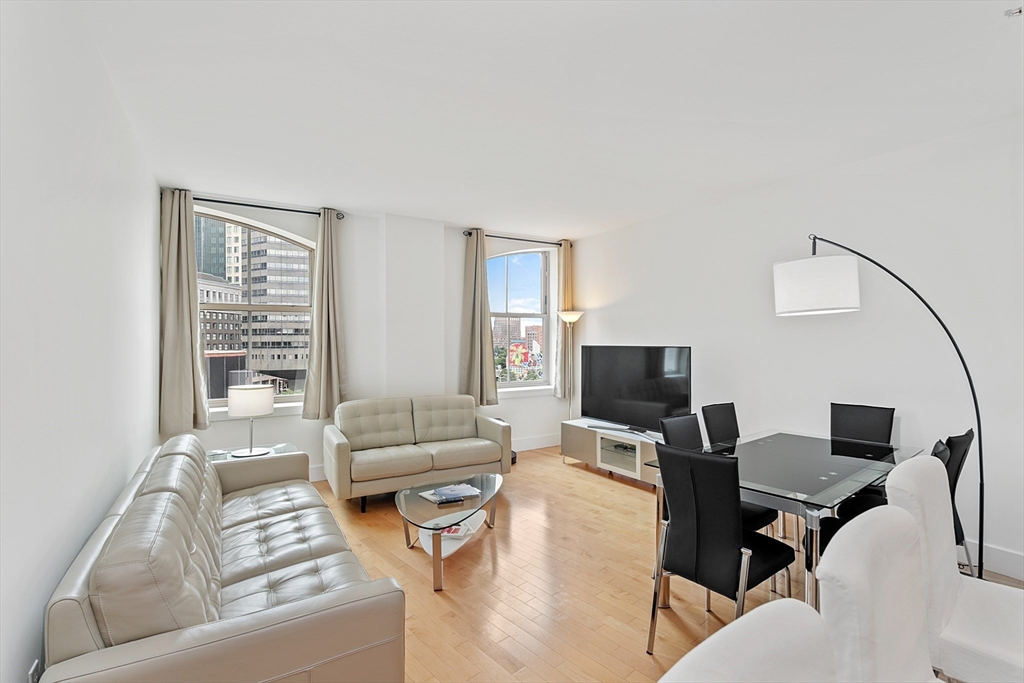 181 Essex # E702