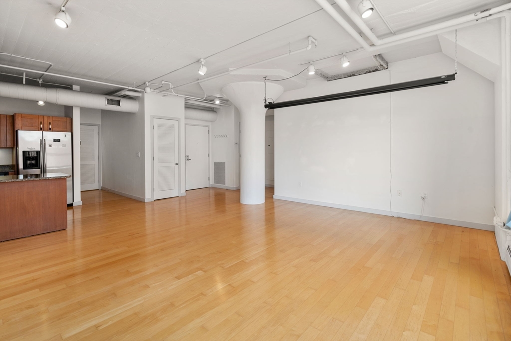 210 South St. # 3 Unit: 9-3