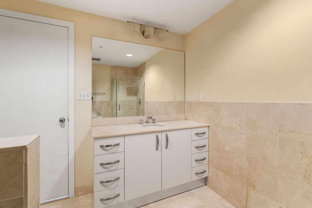 210 South St. # 3 Unit: 9-3
