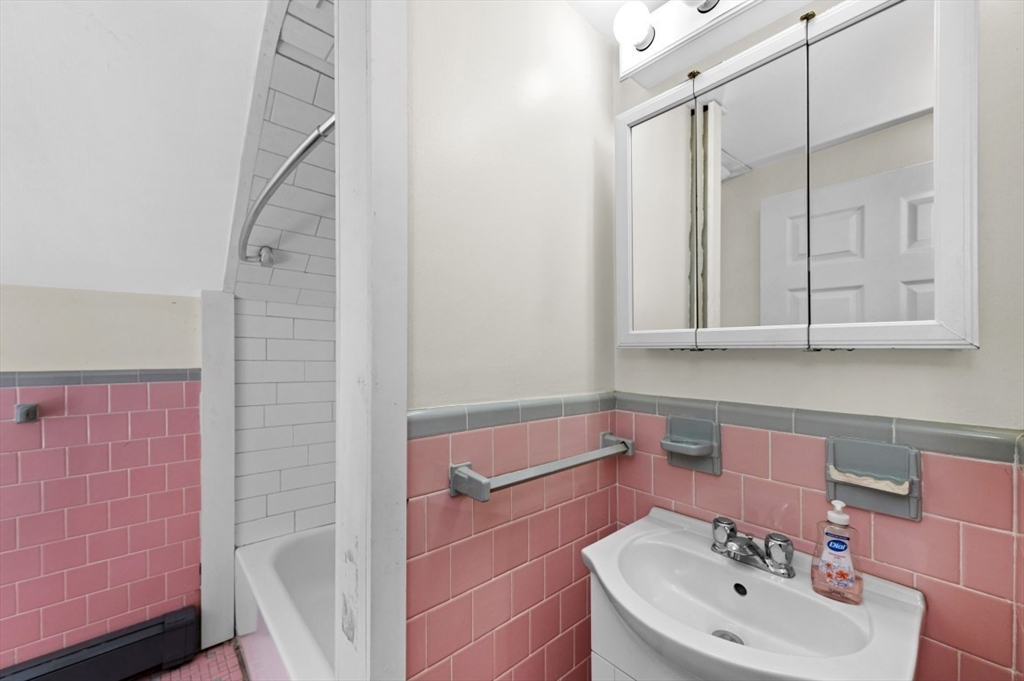 55 Cottage St # 1