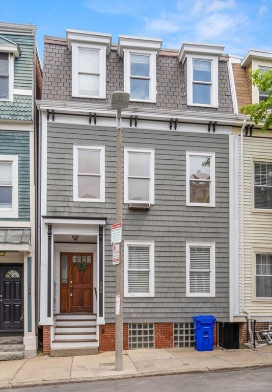 296 W 3rd # 2