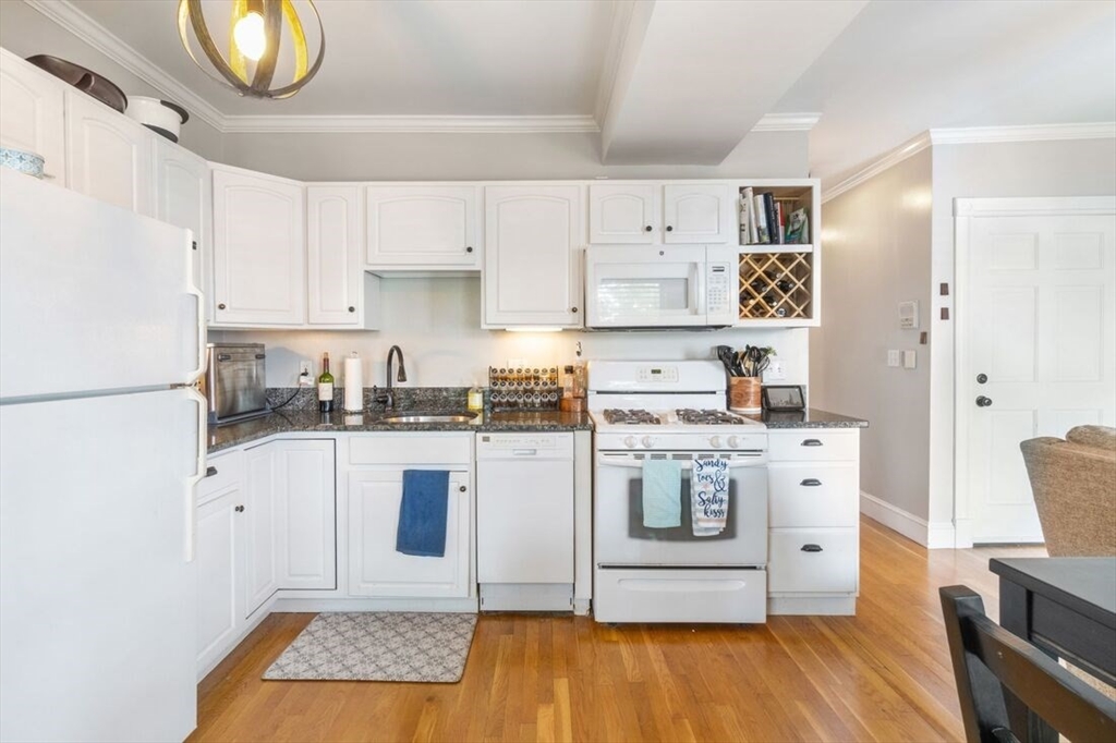 296 W 3rd # 2