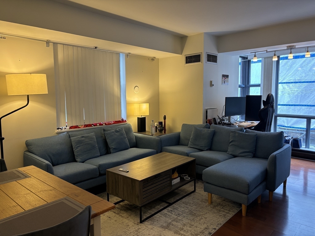 170 Tremont Street # 1006