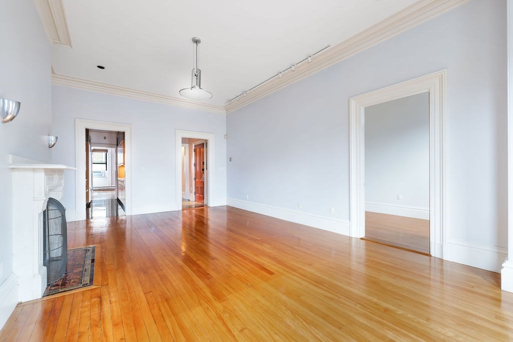 127 Marlborough # 3