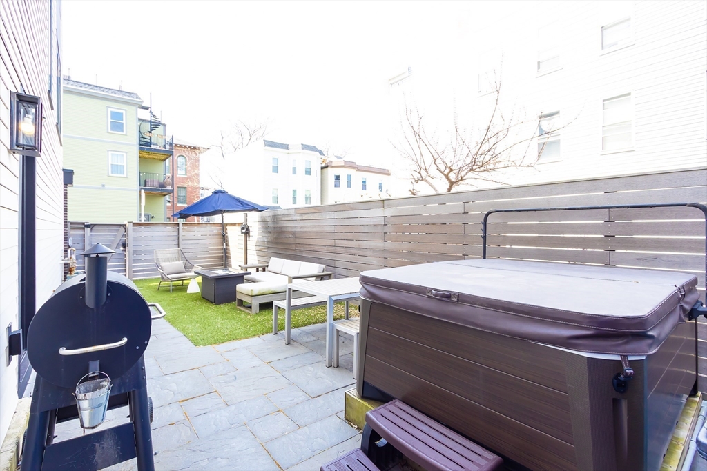 502 E 3rd St # 1