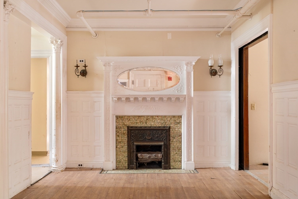 17 Monmouth St