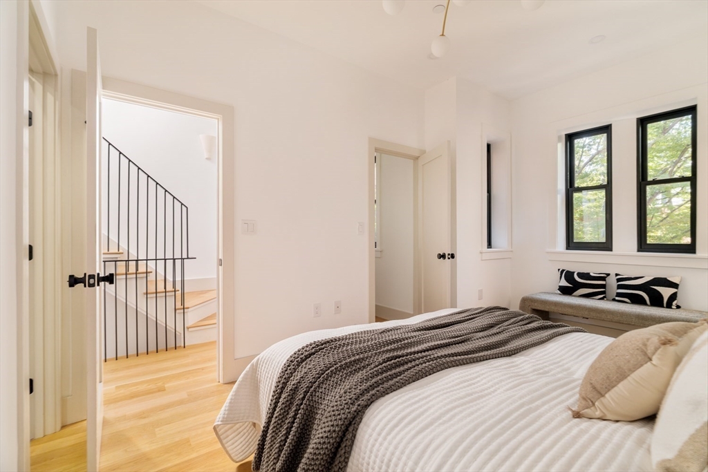 21 Wellington St # 2