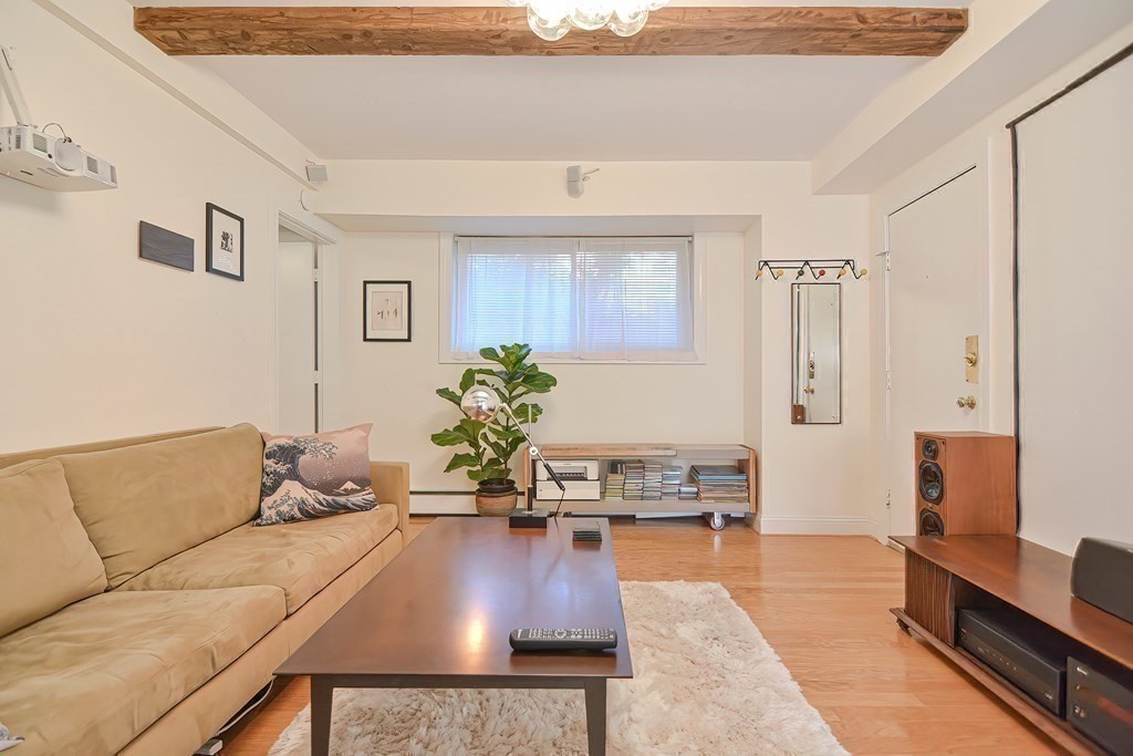 1722 Commonwealth # 1