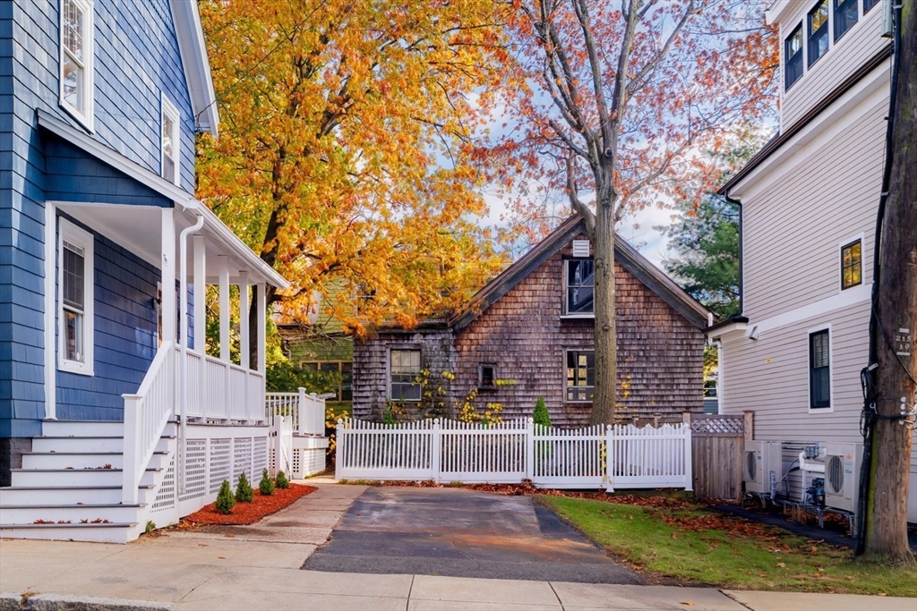 85 Lowell St