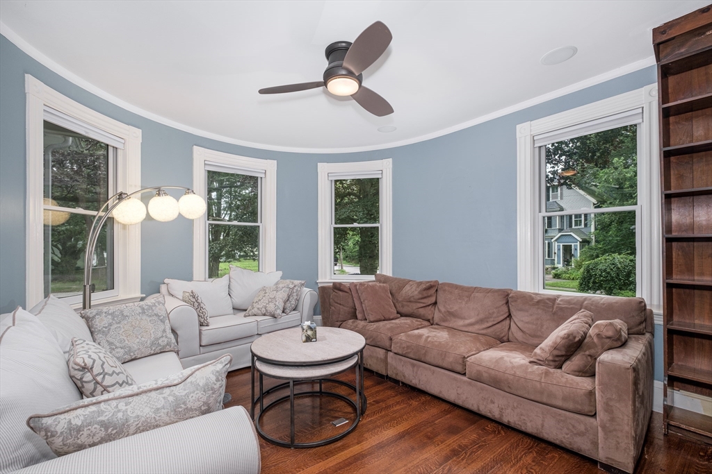 87 Hillside Rd