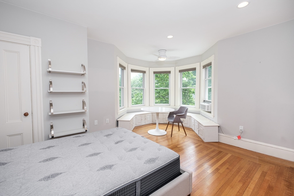 87 Hillside Rd