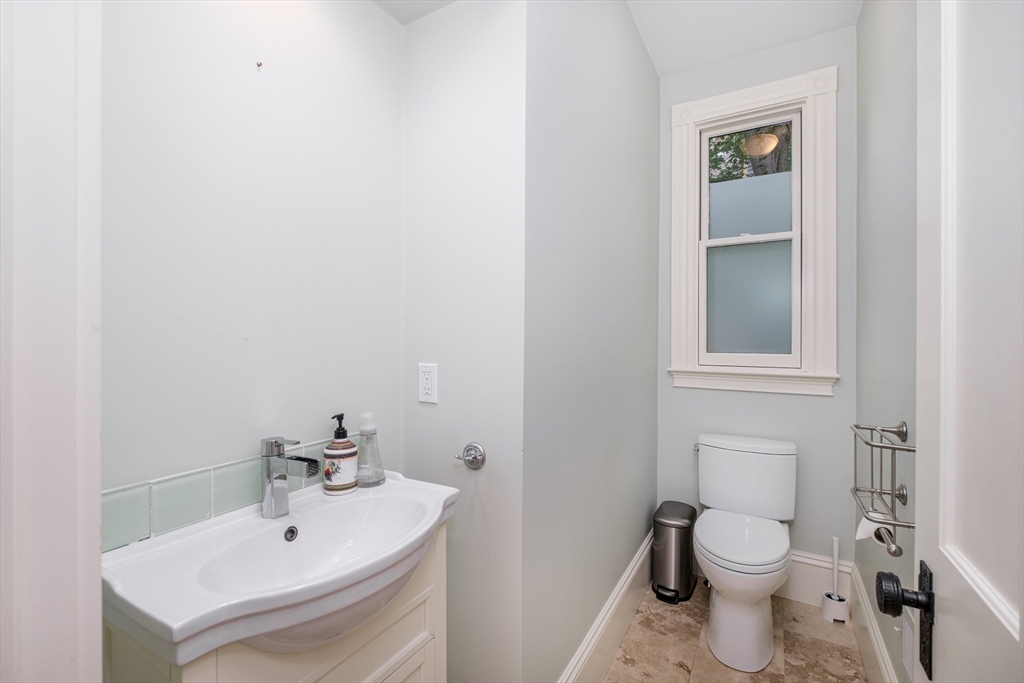 87 Hillside Rd