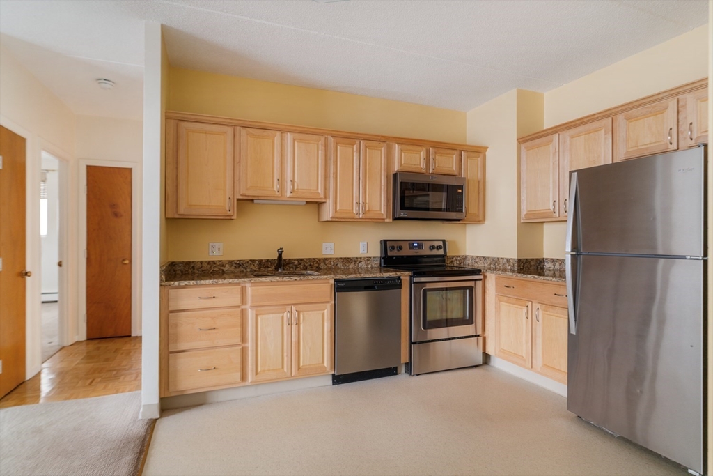 80 N Warren St # 31