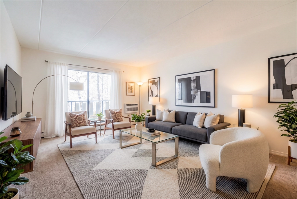 80 N Warren St # 31