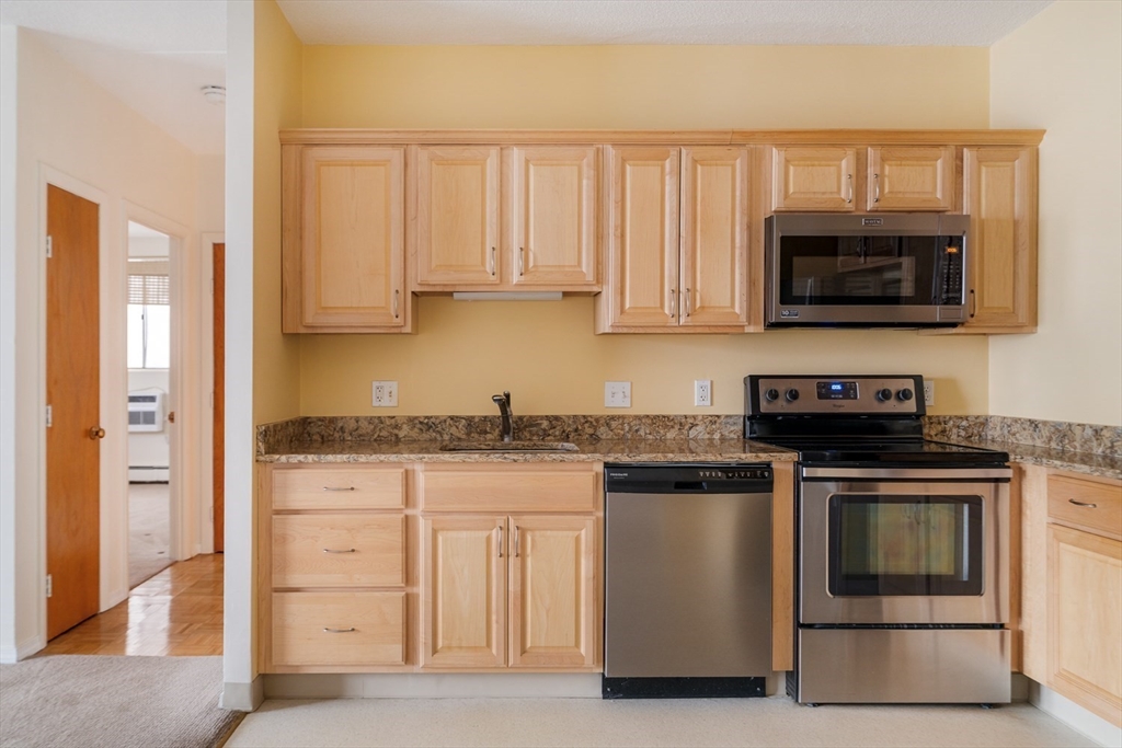 80 N Warren St # 31