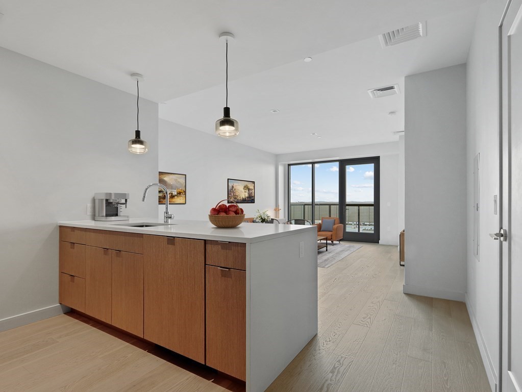 375 Canal St # 812