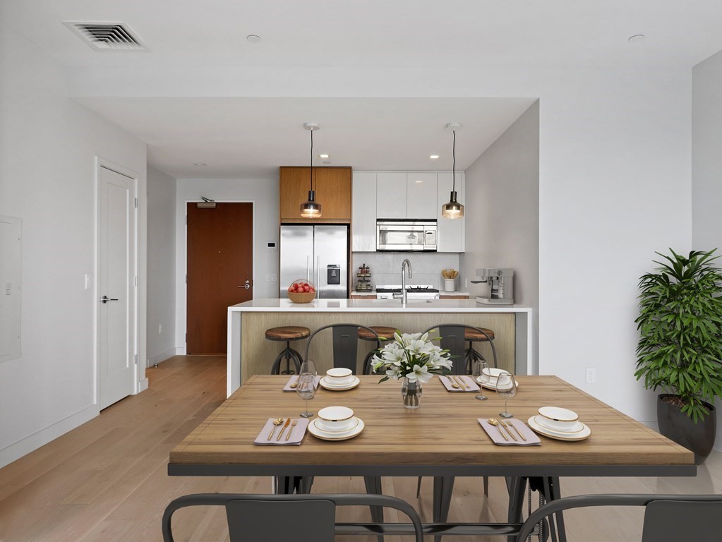 375 Canal St # 812