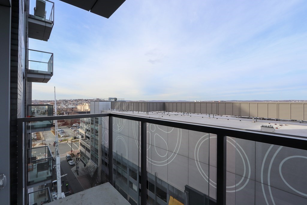 375 Canal St # 812