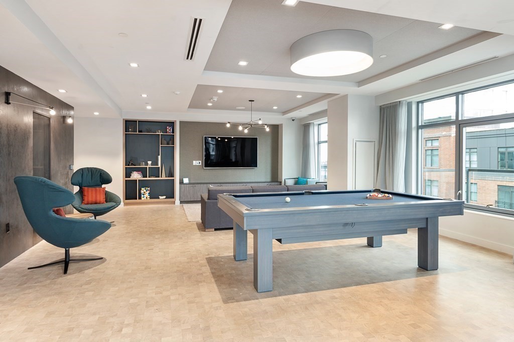 375 Canal St # 812