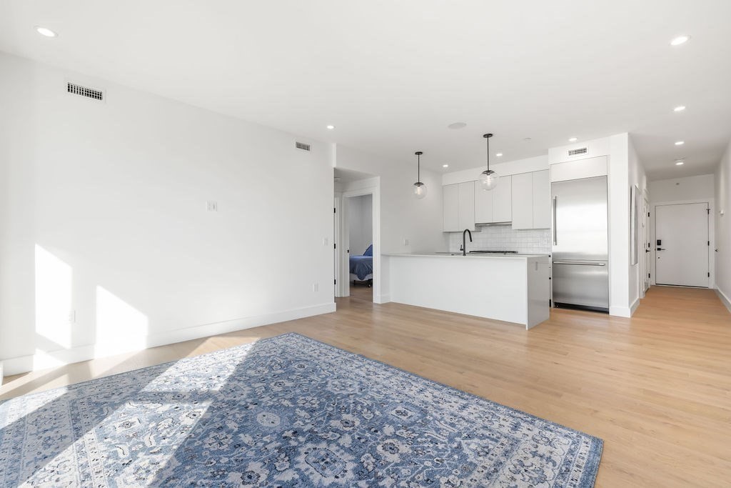 472 W Broadway # 501