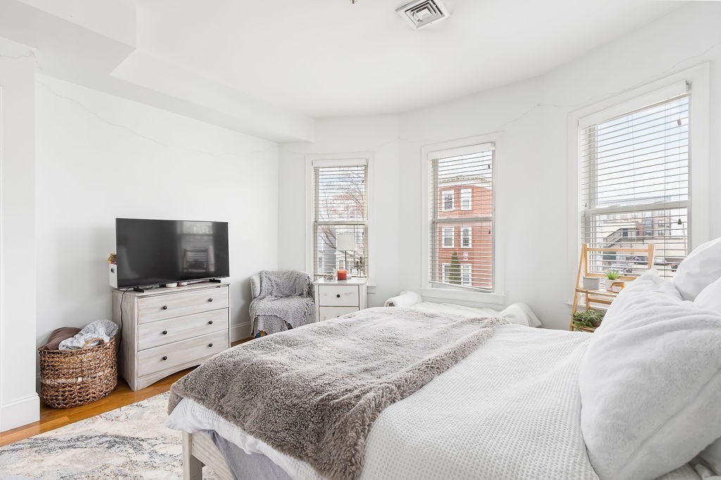 142 Boston St Unit: 2