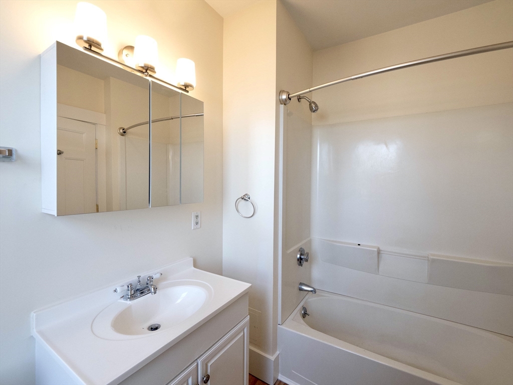 27 Fort Ave # 2